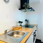 Walnuss Apartment- Wachmaschine- Parkplatz- Balkon Apartament *