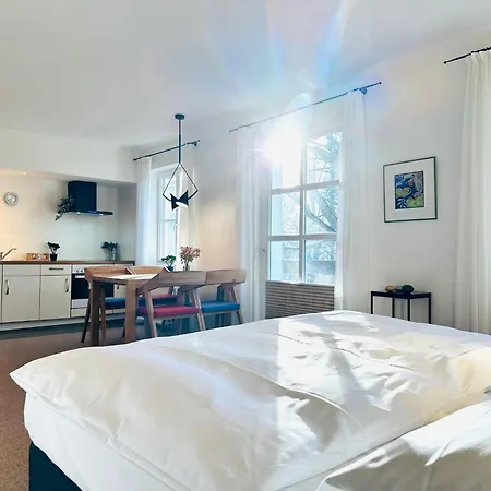 Walnuss Apartment- Wachmaschine- Parkplatz- Balkon * Niederdorla