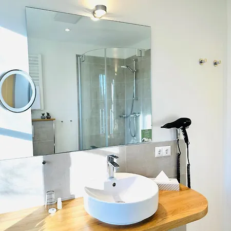 Appartamento Walnuss Apartment- Wachmaschine- Parkplatz- Balkon Niederdorla