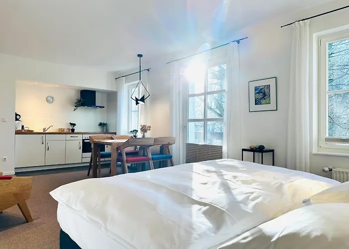 Walnuss Apartment- Wachmaschine- Parkplatz- Balkon * Niederdorla