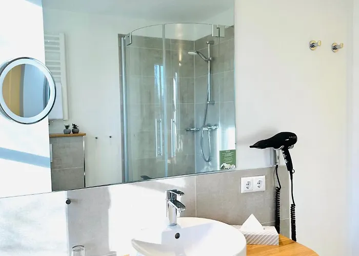 Appartement Walnuss Apartment- Wachmaschine- Parkplatz- Balkon Niederdorla